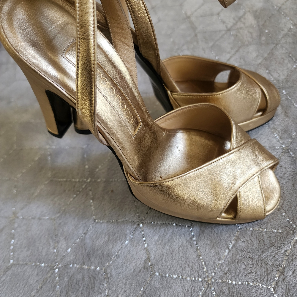 SERGIO ROSSI | Metallic Goldtone Heels - Picture 12 of 14